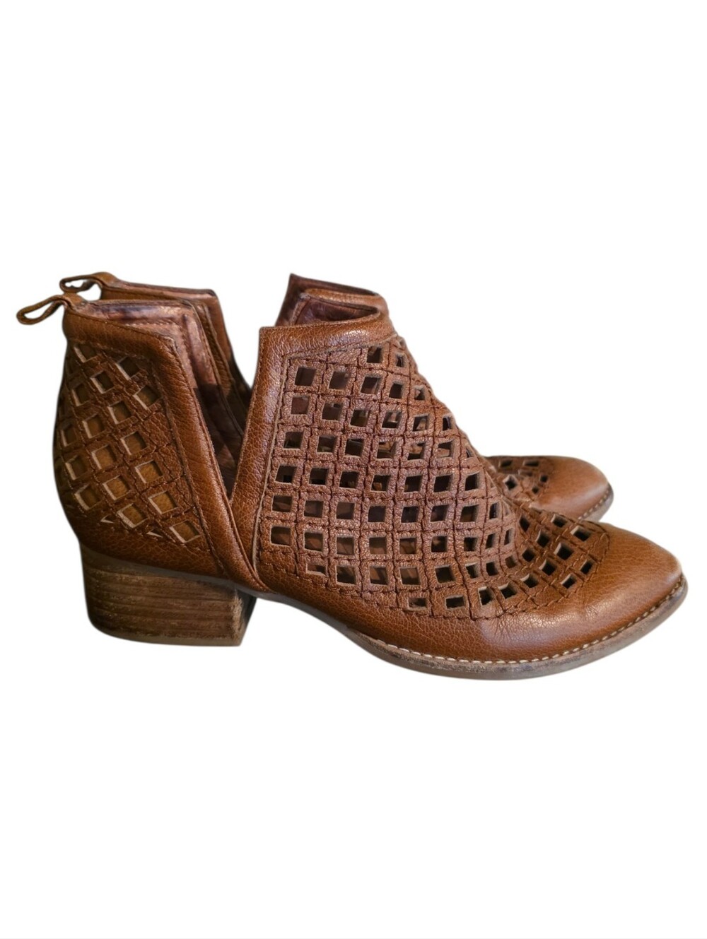 Anthropologie JEFFREY CAMPBELL Booties TAGGART Cut Out Lattice Leather